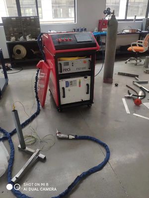 1000W 1500W 2000W 3000W Soldador portátil de laser de fibra com refrigeração por água RAYCUS