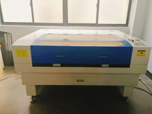 Máquina de gravação de corte a laser de CO2 40W 60W 80W 100W 150W 200W para corte de alta precisão