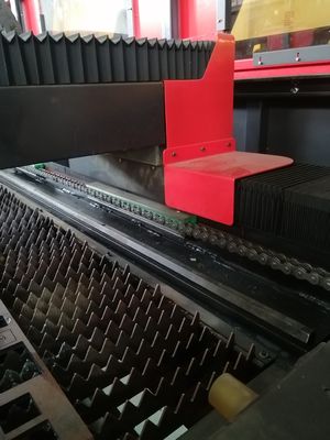 Máquina de corte a laser de fibra de chapa de metal 1000W 1500W 2000W 3000W Design de mesa única