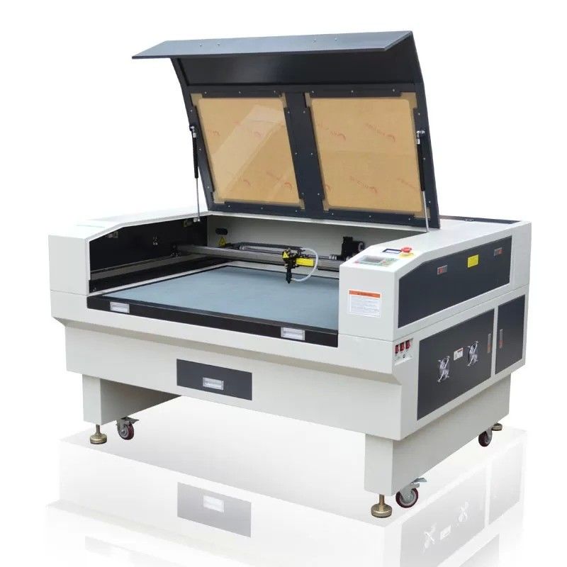1000-26000mm/min Velocidade de corte Máquina de gravação a laser CO2 com superior e serviço